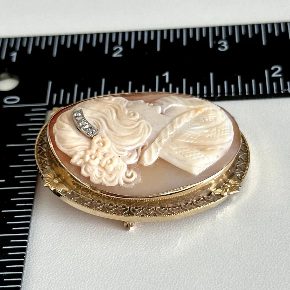 Vintage 14K Yellow Gold Large Hand Carved Shell Cameo Diamond Brooch Pin Pendant